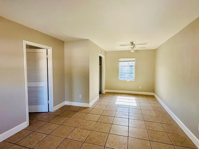 390 W Haines Blvd #3 — Photo 5