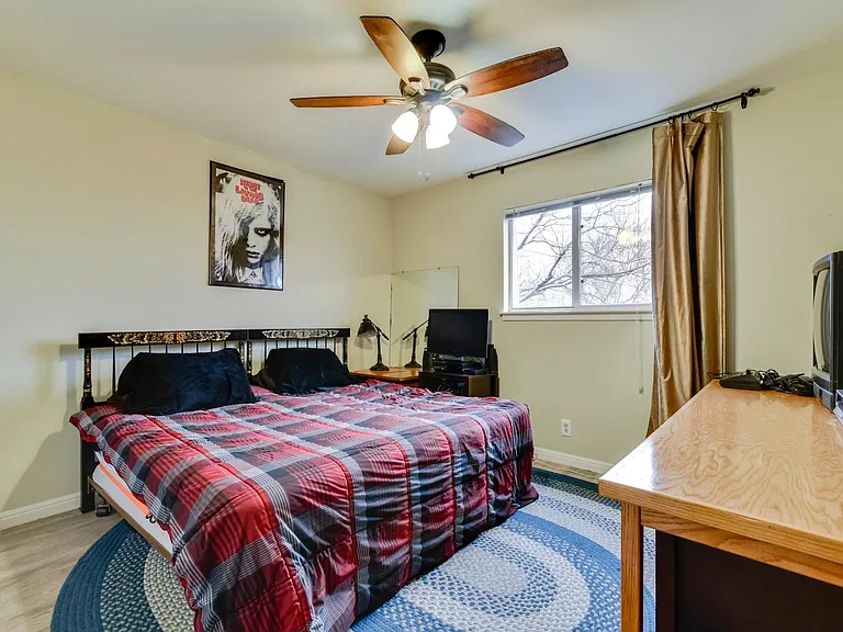 620 S 1st St #313 — Photo 4