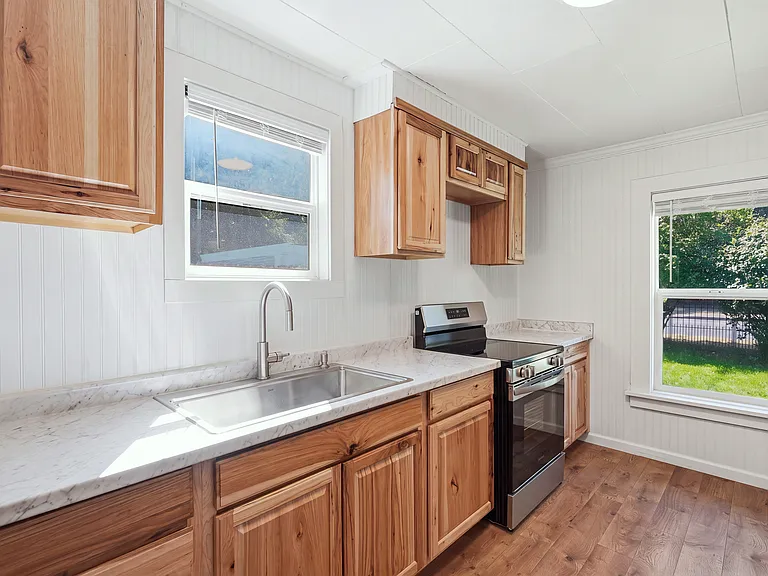 510 NE Quimby Ave #1 — Photo 7