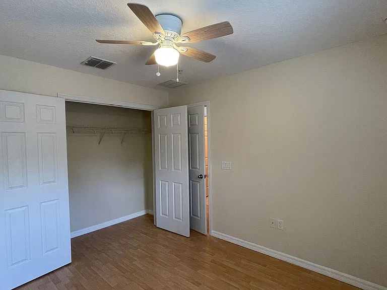 9484 Strongbark Ln — Photo 28
