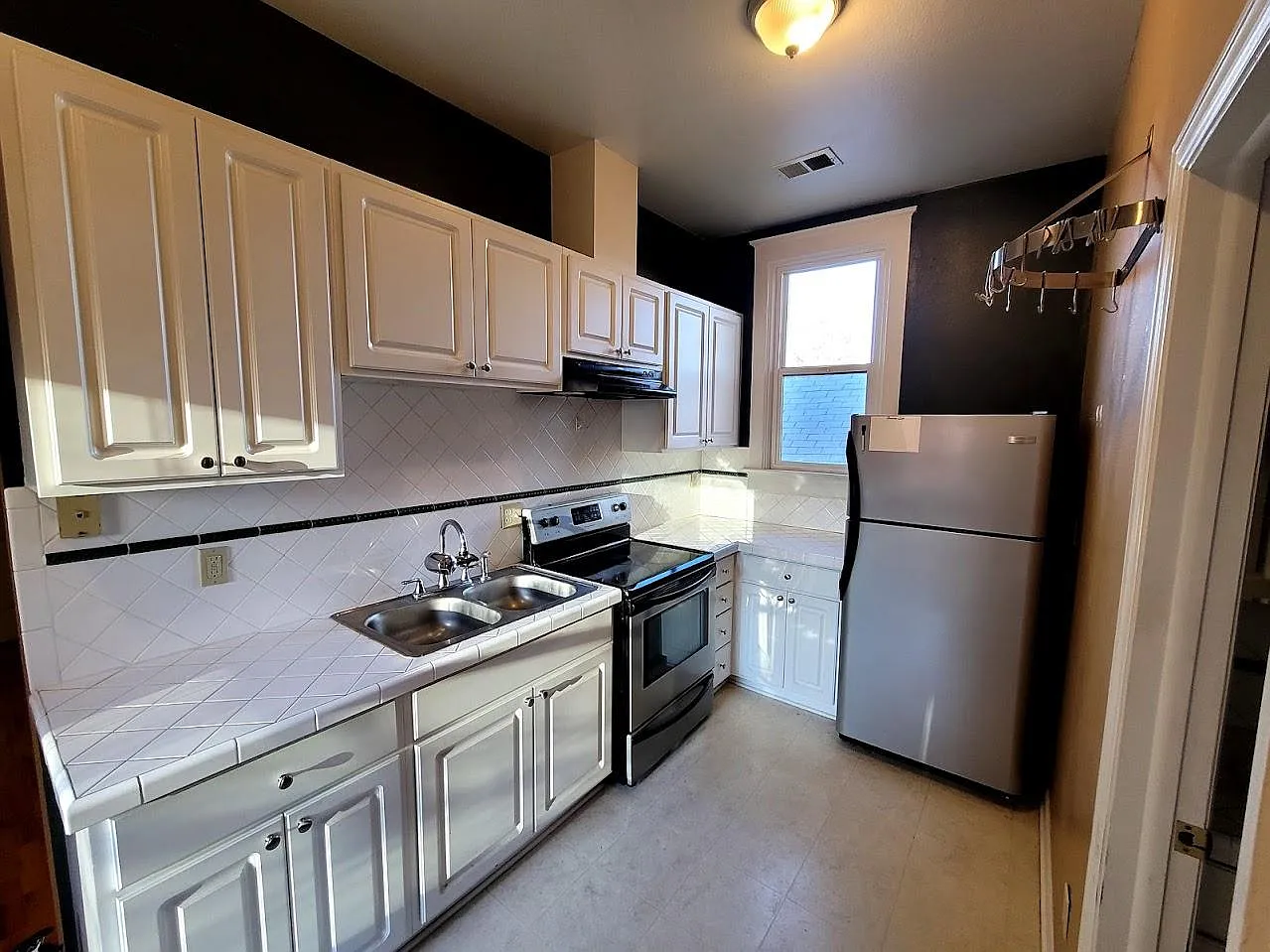 2 bed, 650 sqft, $1,795 — Photo 1