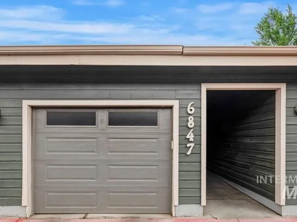 6847 W Maxwell Ln, Boise, ID 83704