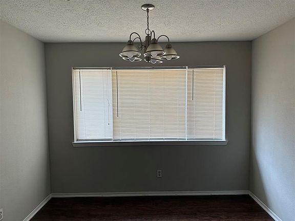 5th image of 11923 Silver Island Cir