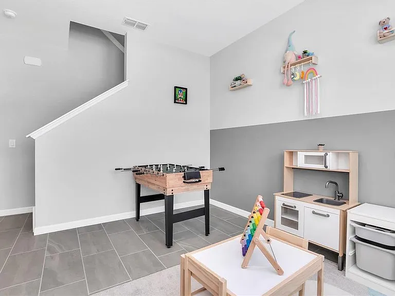 2131 Derwent Dr — Photo 44