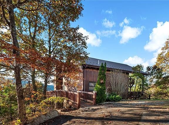 5th image of 294 N Oakwood Dr
