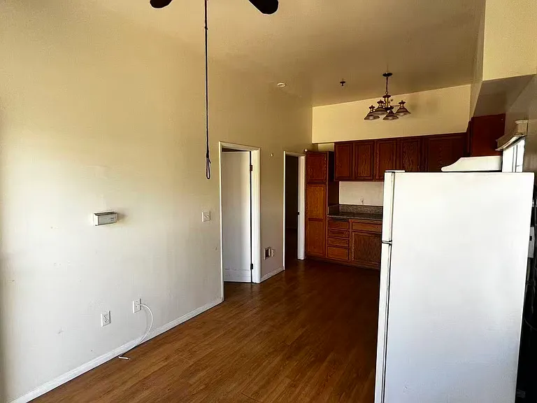 917 Walnut St — Photo 3
