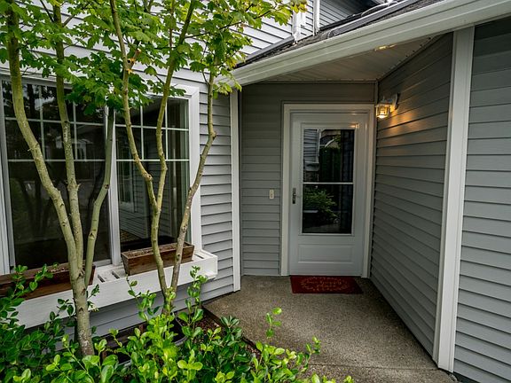 2nd image of 7107 Hazel Pl SE