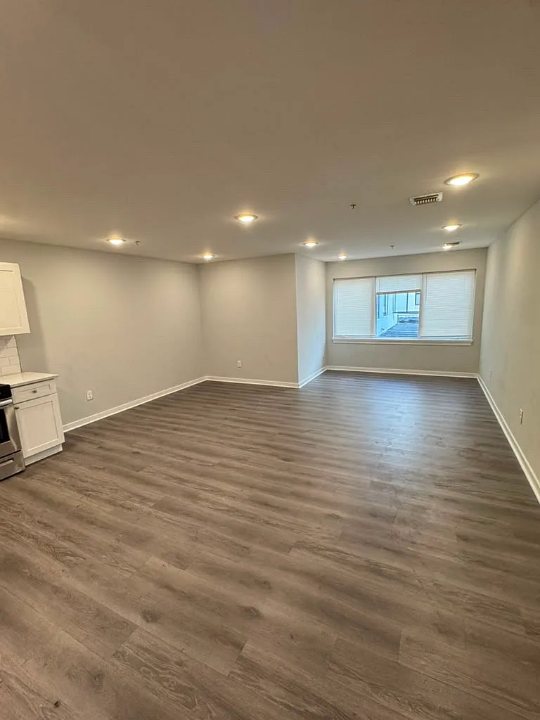 2 bed, $2,209 — Photo 4