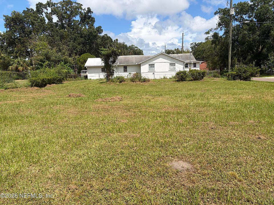 2nd image of 1036 PEARCE Street