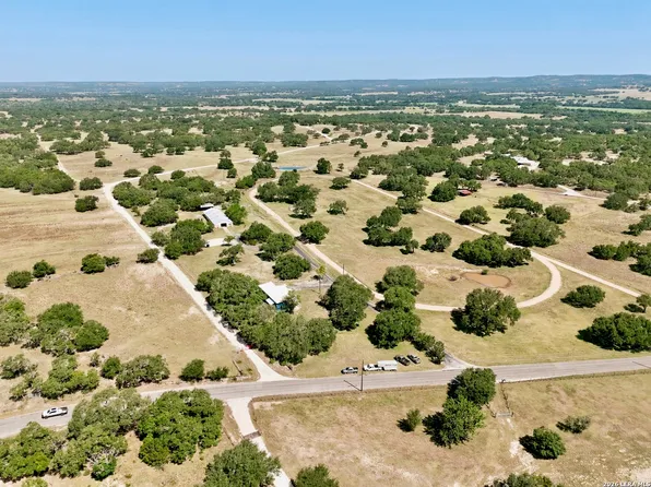 1282 Kendalia Rd, Blanco, TX 78606