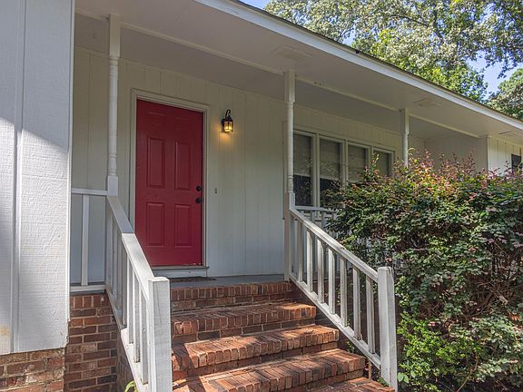 3rd image of 1462 Sparkleberry Ln
