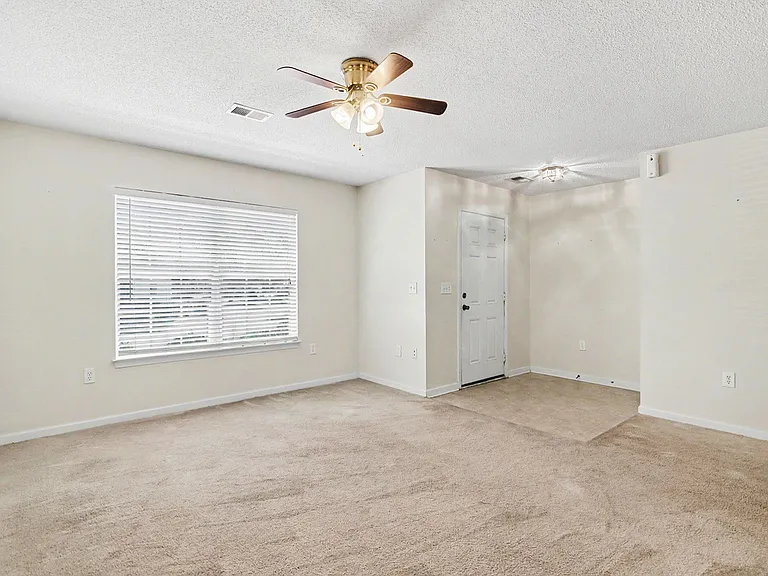1043 Penny Ln — Photo 19