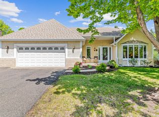 645 Lake Pine Dr, Shoreview, MN 55126