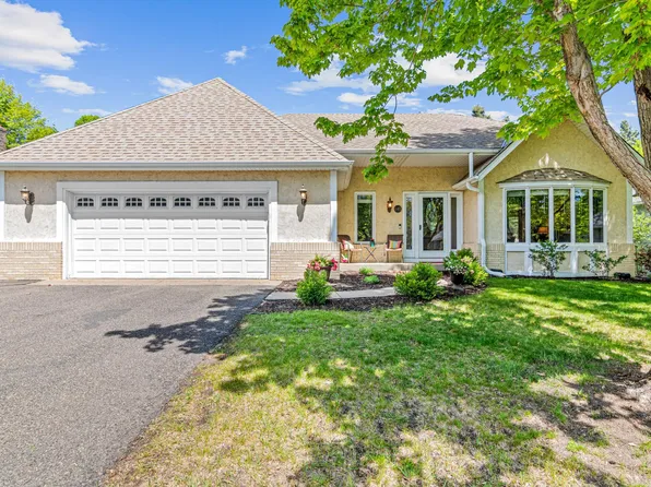 645 Lake Pine Dr, Shoreview, MN 55126