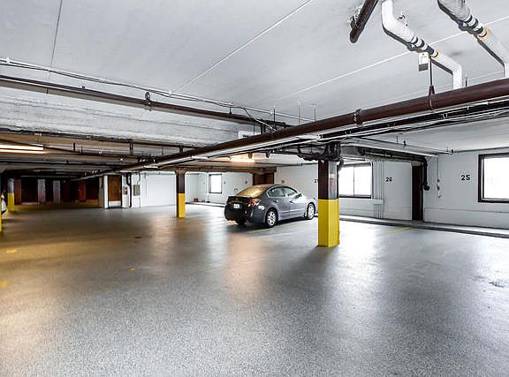 4th image of 6950 W Forest Preserve Ave #208