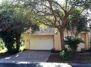 7466 NW 18th Dr, Pembroke Pines, FL 33024