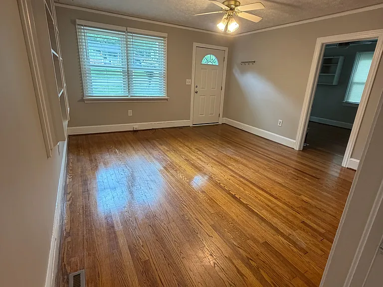 102 Winthrop Ave — Photo 4