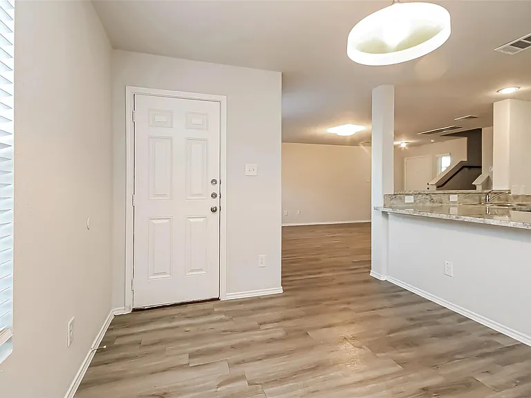 2751 Madison Ct — Photo 7