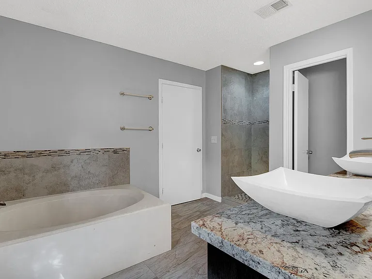 163 Sylvan Forest Dr — Photo 14