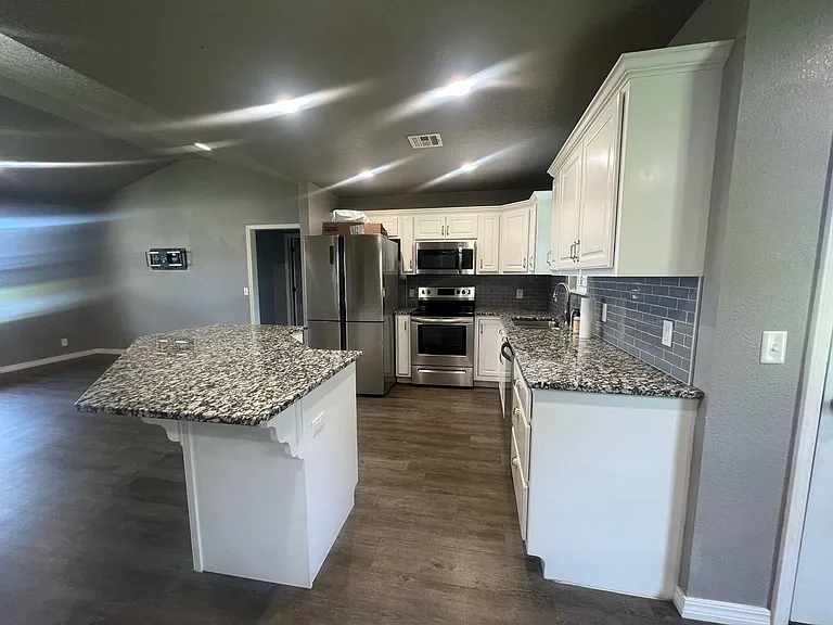 13731 Pella Ln — Photo 4