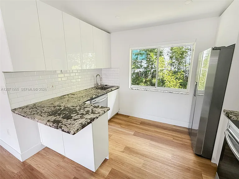 8035 Lake Dr #205 — Photo 3