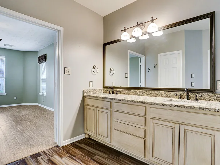10410 Five Oaks Ct — Photo 28