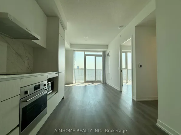 28 Interchange Way, Vaughan, ON