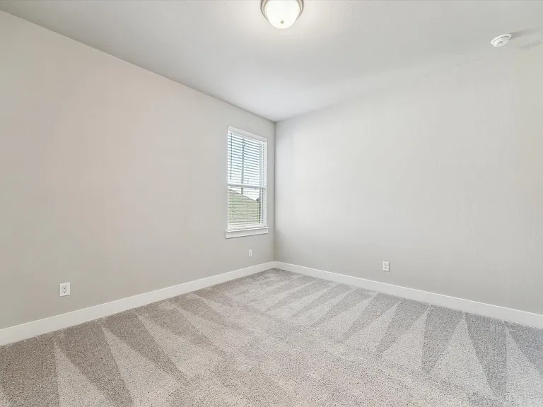 127 Nightshade St — Photo 11