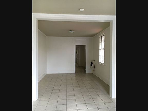 3rd image of 123 S Clark St
