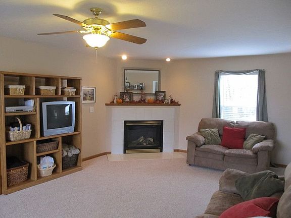 2nd image of 3809 Stockbridge Ln