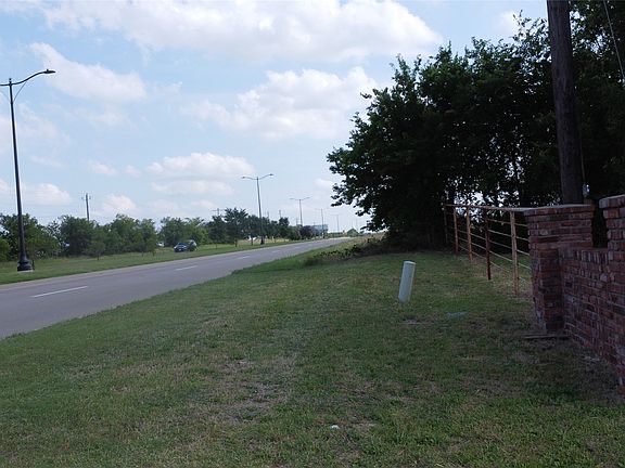 5th image of N Preston Rd
