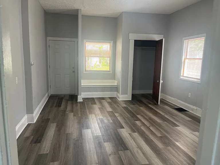 311 Sheridan Avenue — Photo 9