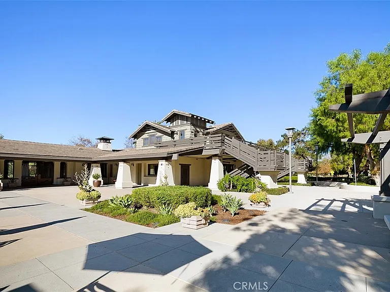 82 Laurelhurst Dr — Photo 30