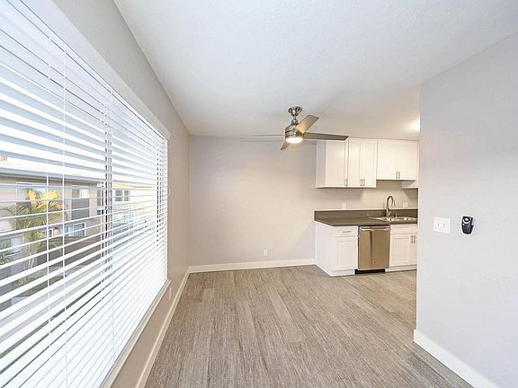 3rd image of 533 W Wilson St #75