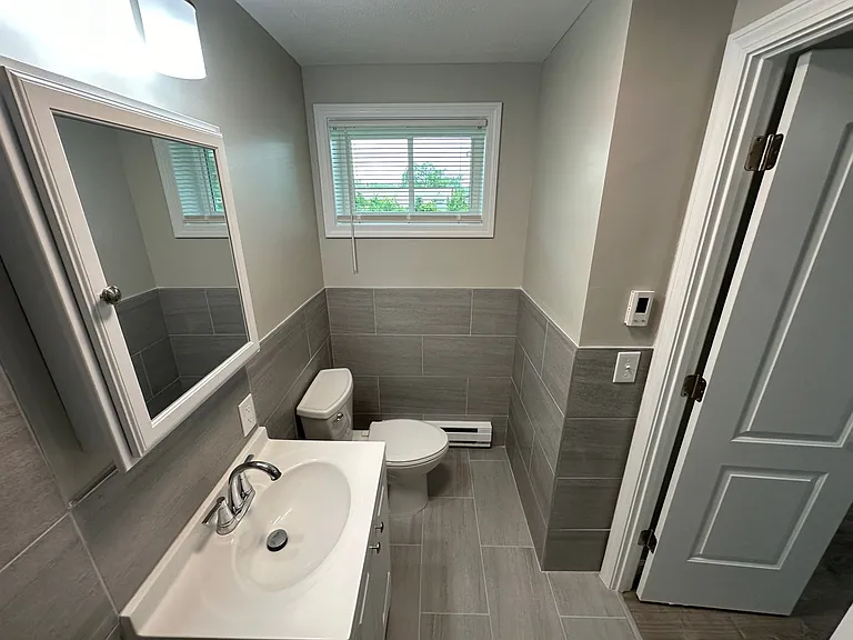 Crestwood Apartments — Photo 23
