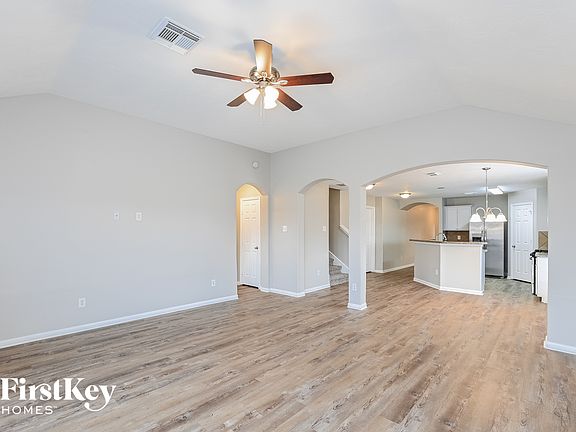 4th image of 18126 Hillock Glen Ln