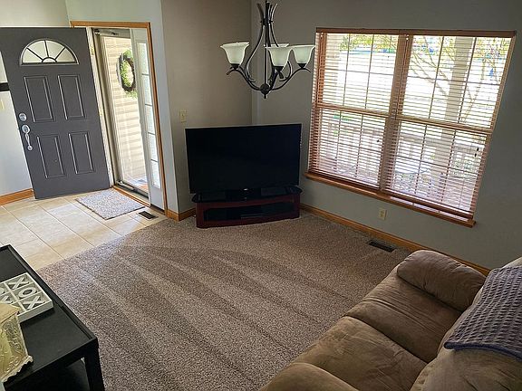 3rd image of 1902 Kyverdale Dr
