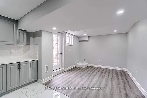 34 Saint Georges Pl #BASEMENT Photo 1