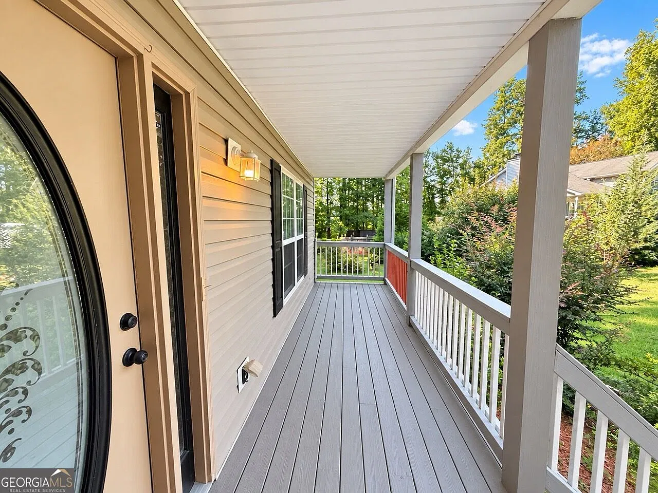 3 bed, 3.0 bath, 2189 sqft, $1,900 — Photo 2