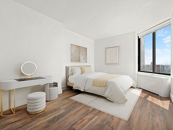 5th image of 300 E 93rd St APT 41E