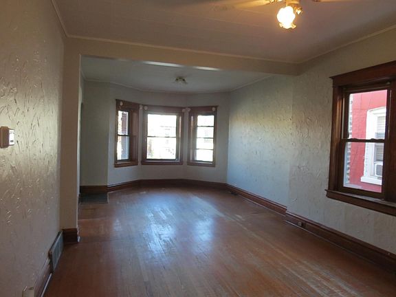 4th image of 1434 S 57th Ct