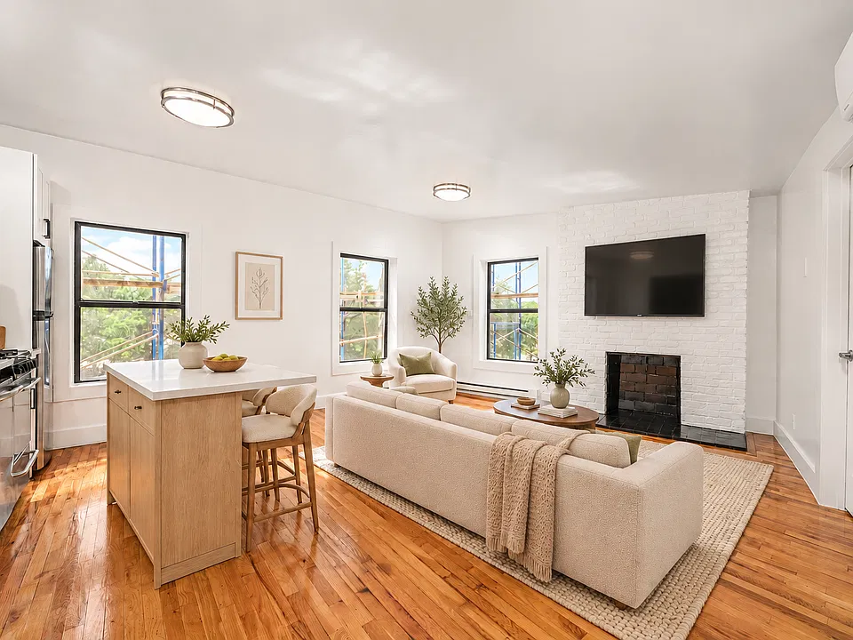 395 West St #1