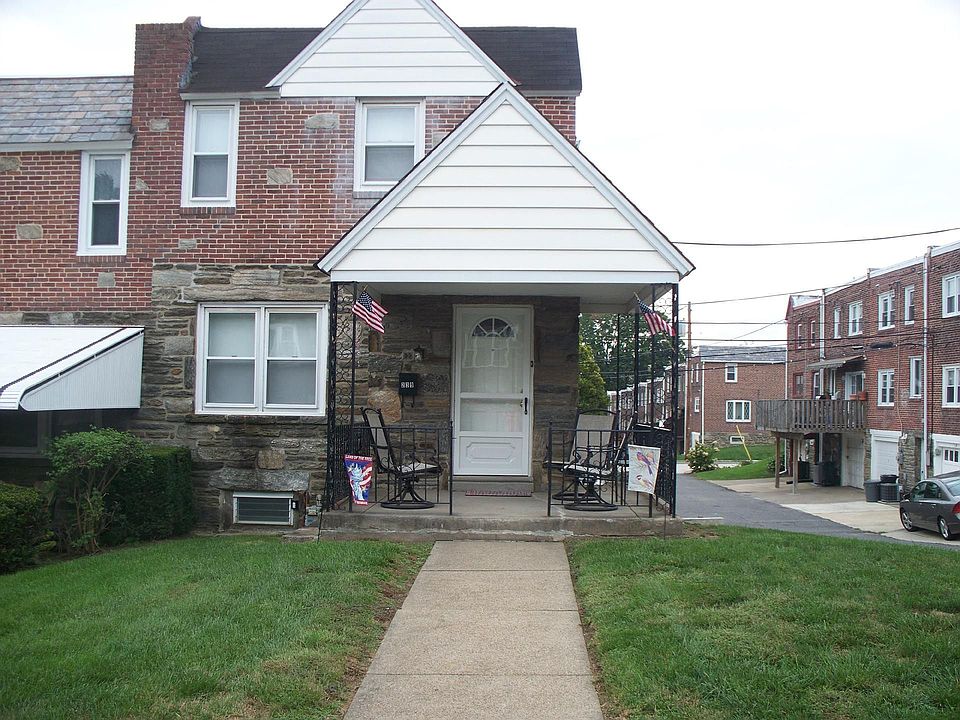 Front of 239 W. Bayberry Ln.