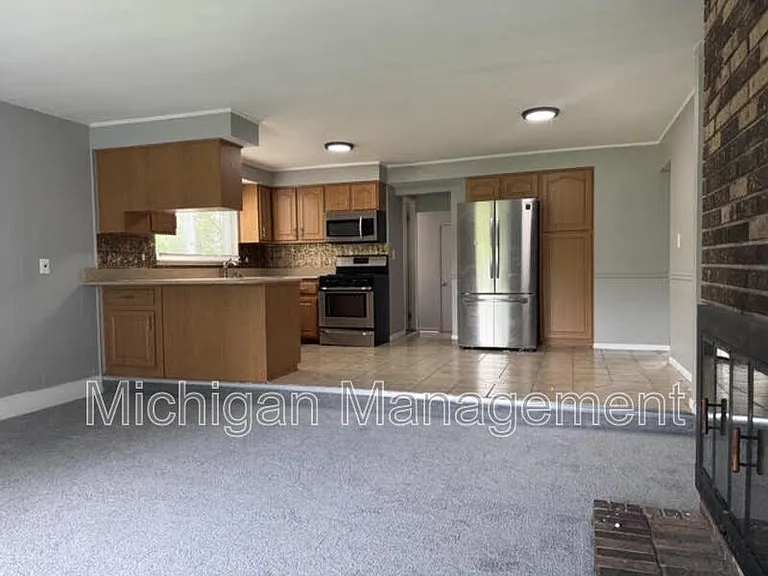 45299 Indian Creek Dr — Photo 3