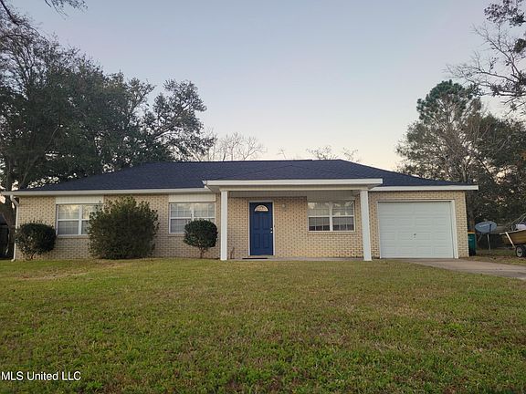 3rd image of 900 Saratoga Dr