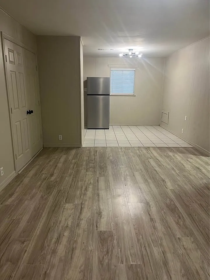 207 N Winchester Way — Photo 1