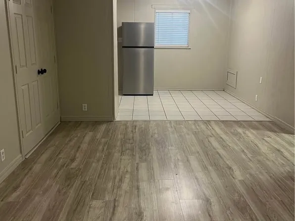 207 N Winchester Way Unit 1, Pilot Point, TX 76258