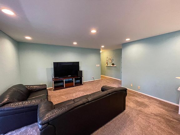 4th image of 958 Kiely Blvd Unit D