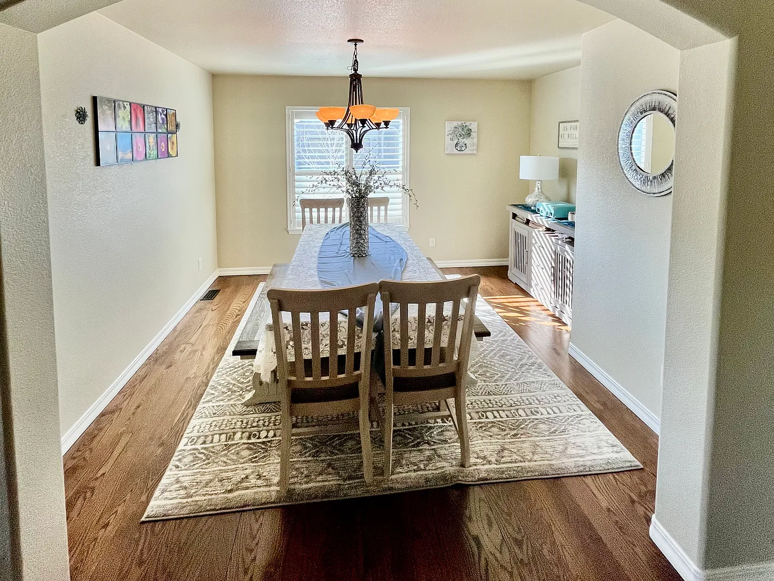 4 bed, 3554 sqft, $3,350 — Photo 4