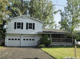 5059 Briarledge Rd, North Syracuse, NY 13212